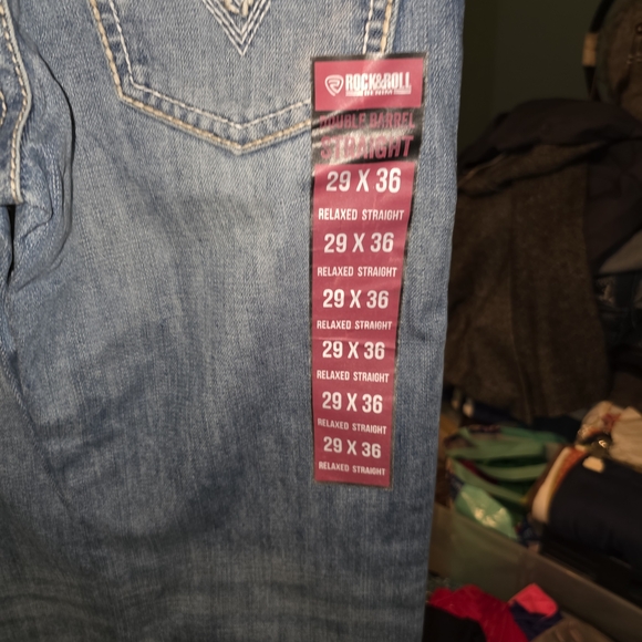 Men's Relaxed Fit Light Blue Jeans - Picture 3 of 9